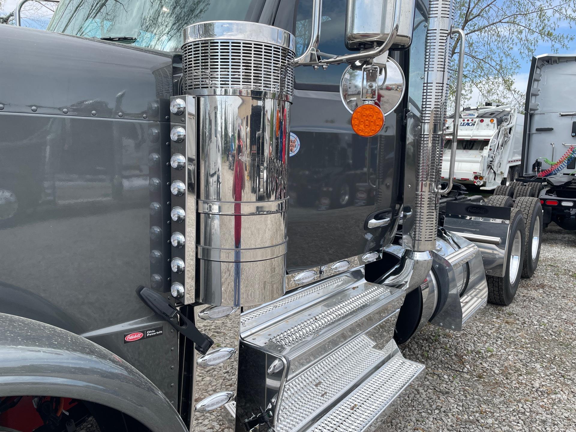 2027 Peterbilt - image 14