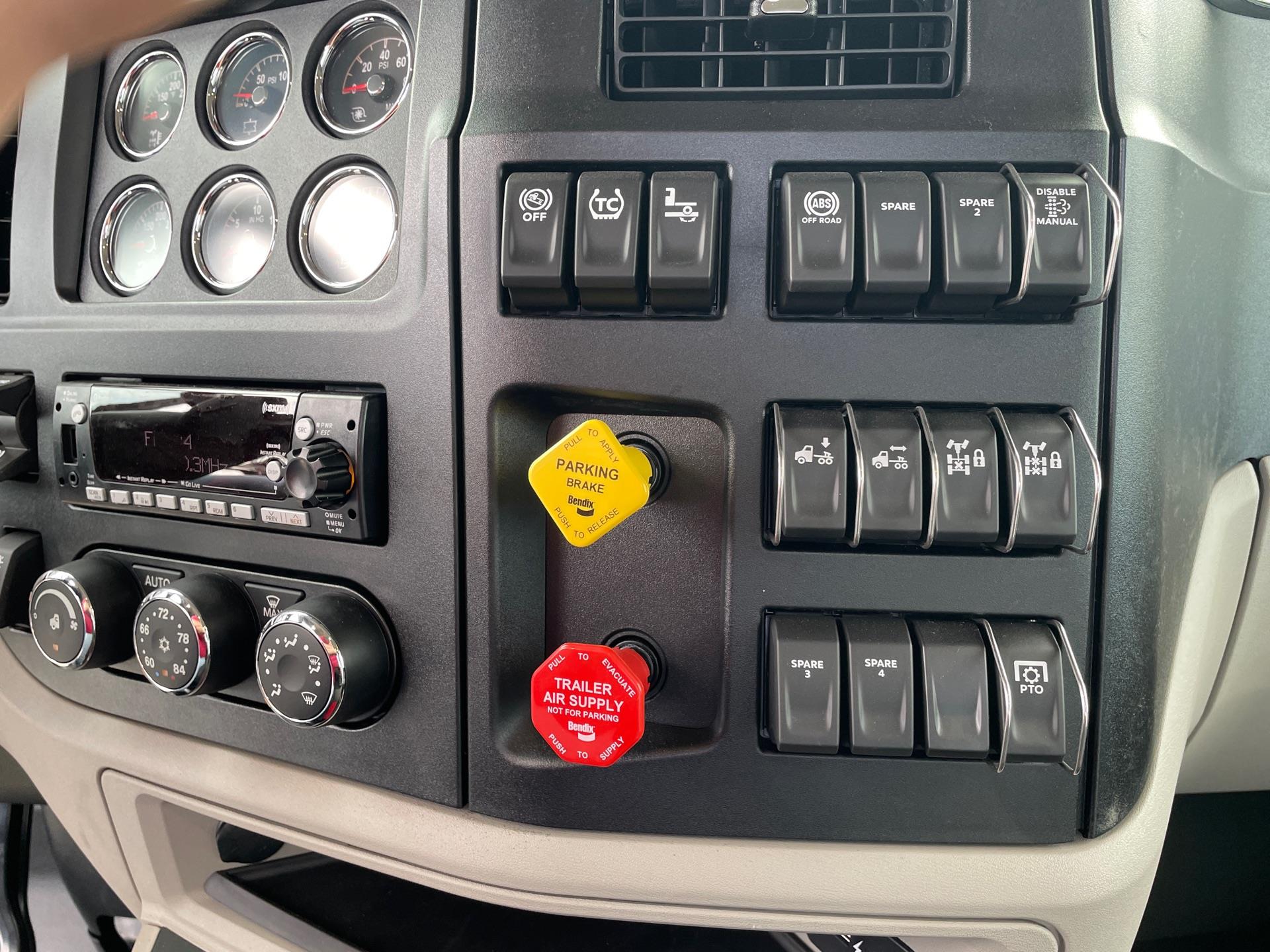 2027 Peterbilt - image 20