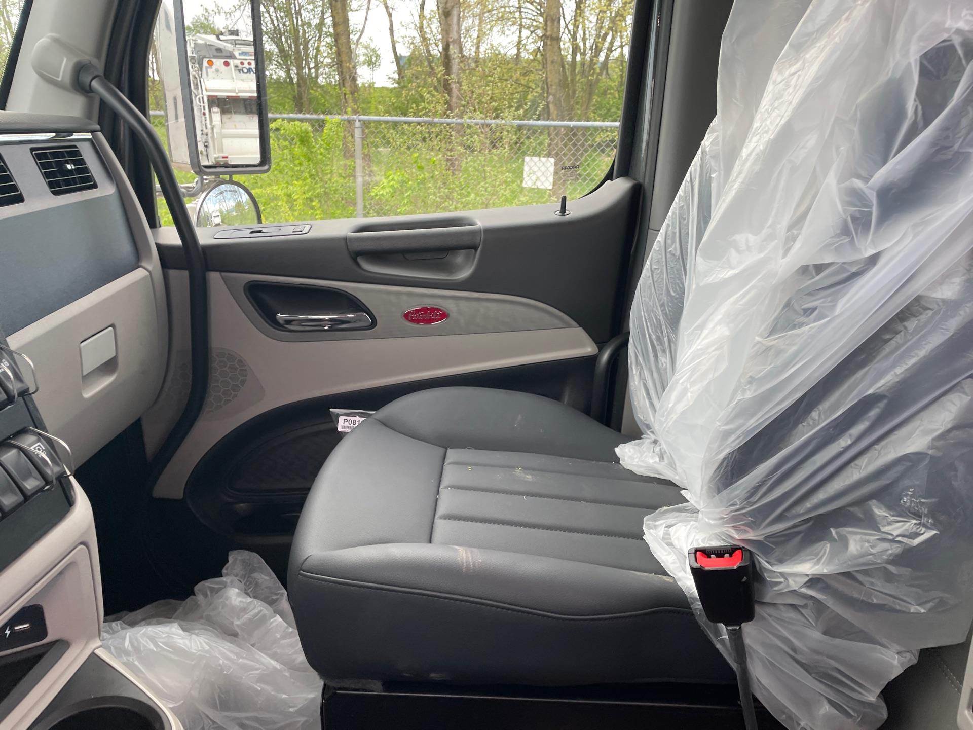2027 Peterbilt - image 22