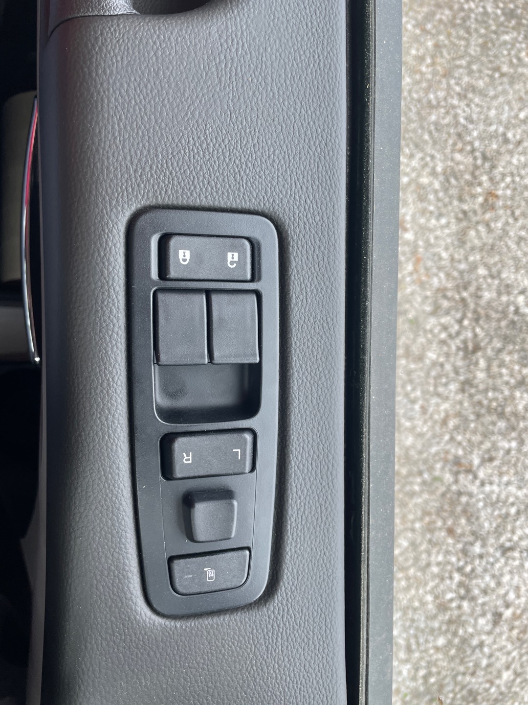 2027 Peterbilt - image 25