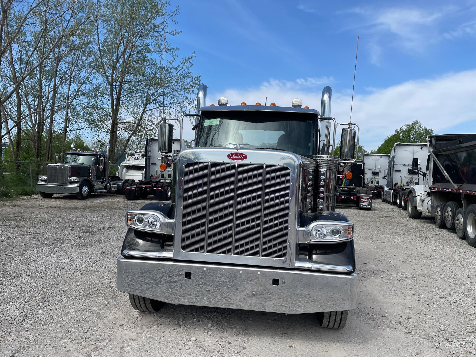 2027 Peterbilt - image 2