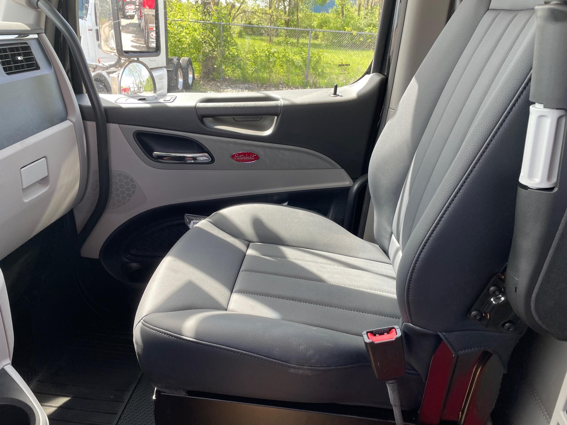 2027 Peterbilt - image 19