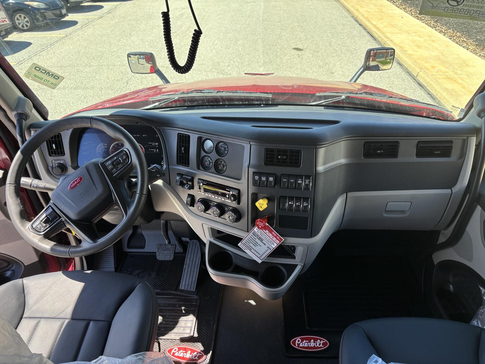 2027 Peterbilt 579 in Broadview Hts, OH — photo 8