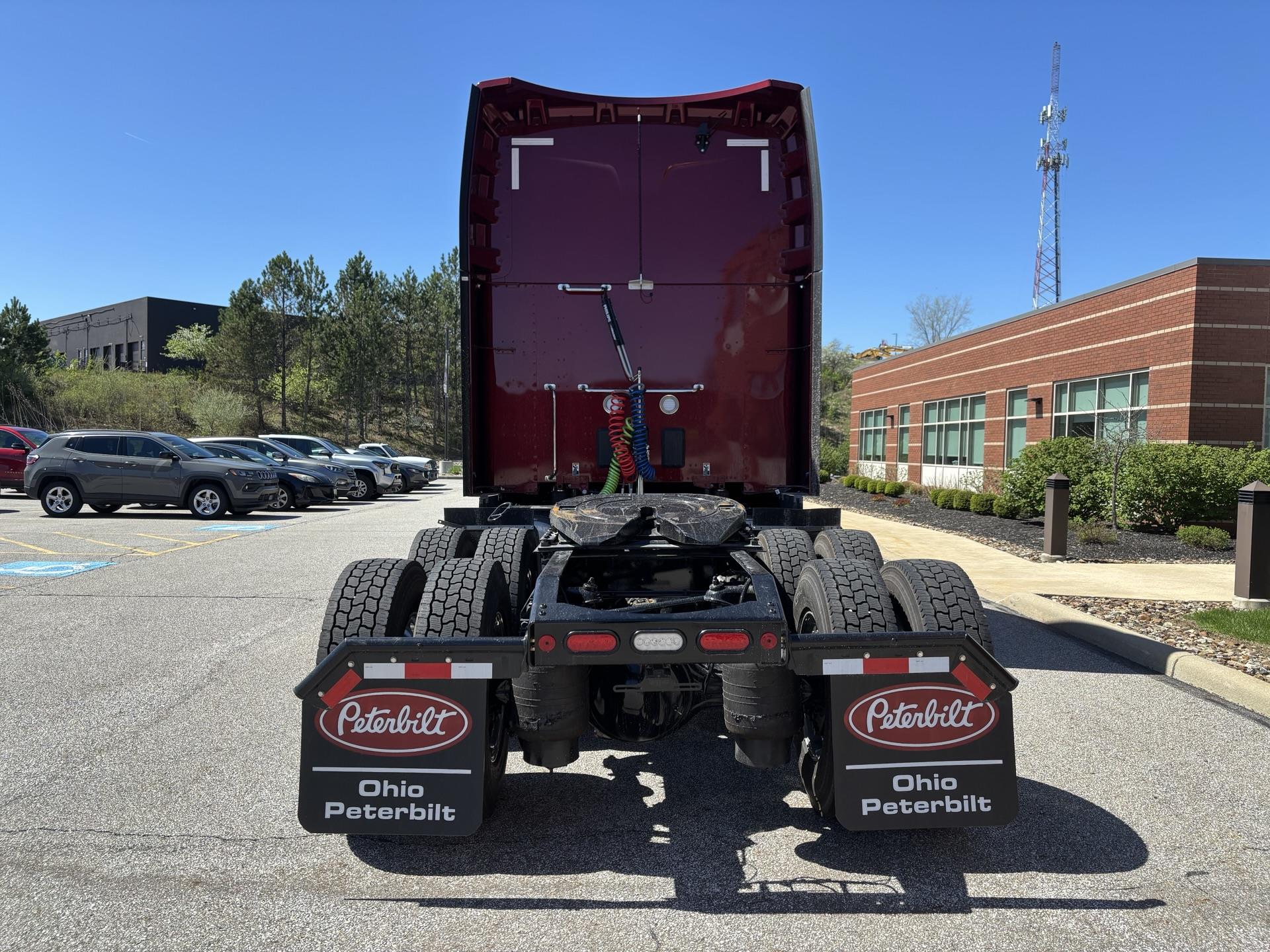 2027 Peterbilt 579 in Broadview Hts, OH — photo 7
