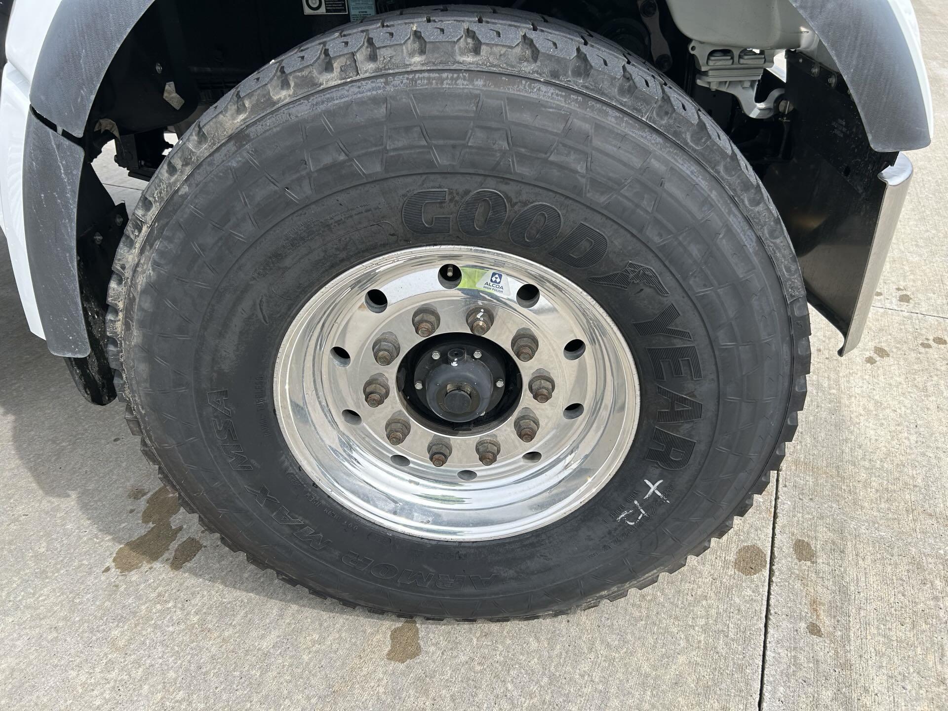 2024 Peterbilt 567 - image 7