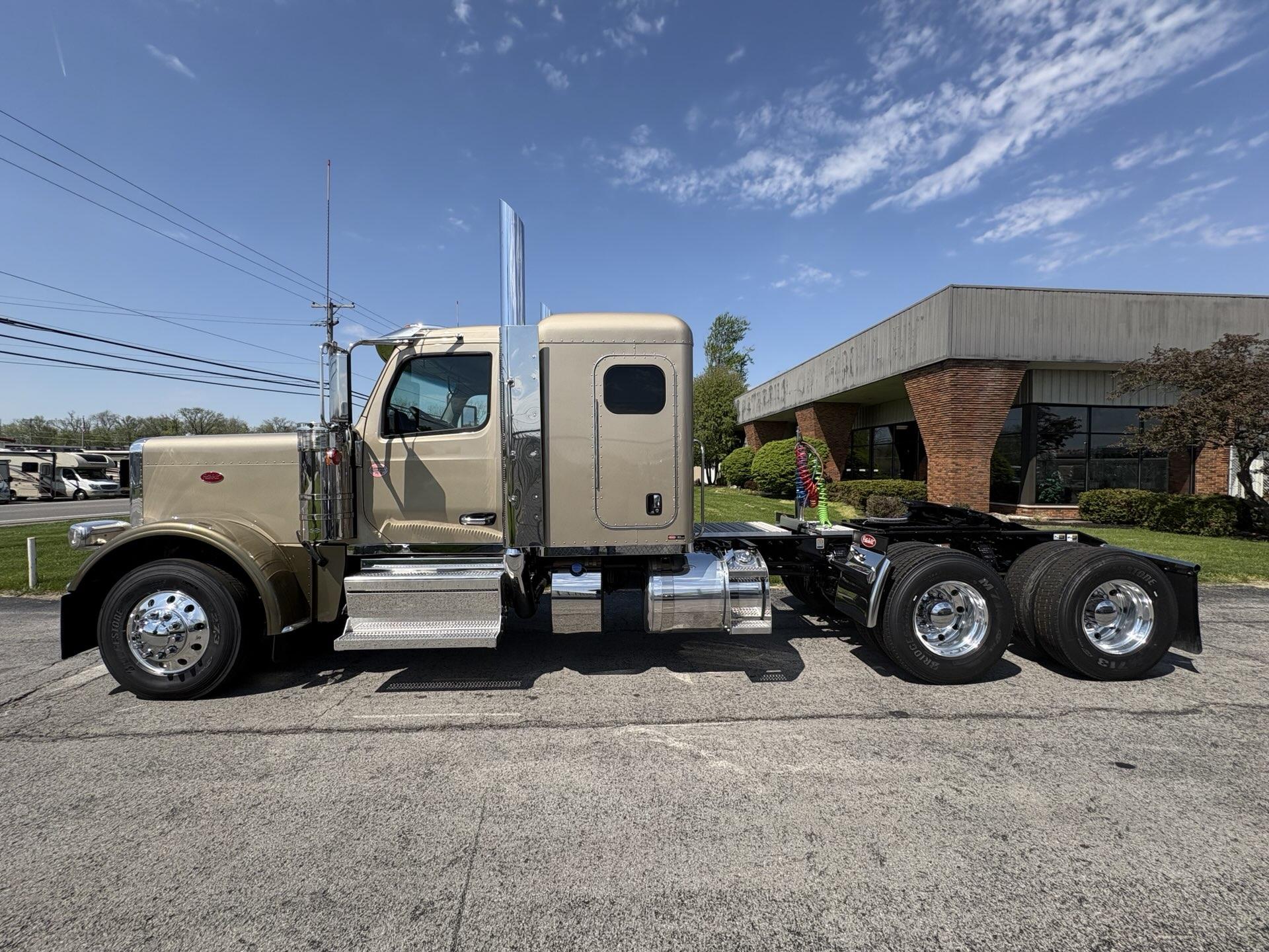 2027 Peterbilt 589 in Findlay, OH — photo 4