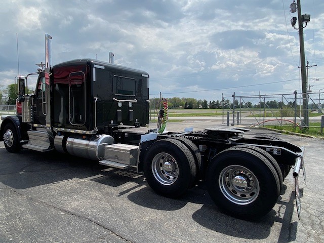 2027 Peterbilt 589 in Lima, OH — photo 4