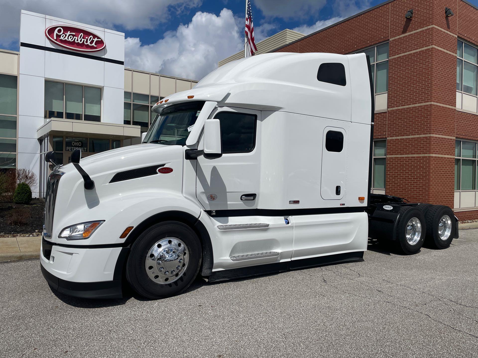 2027 Peterbilt 579