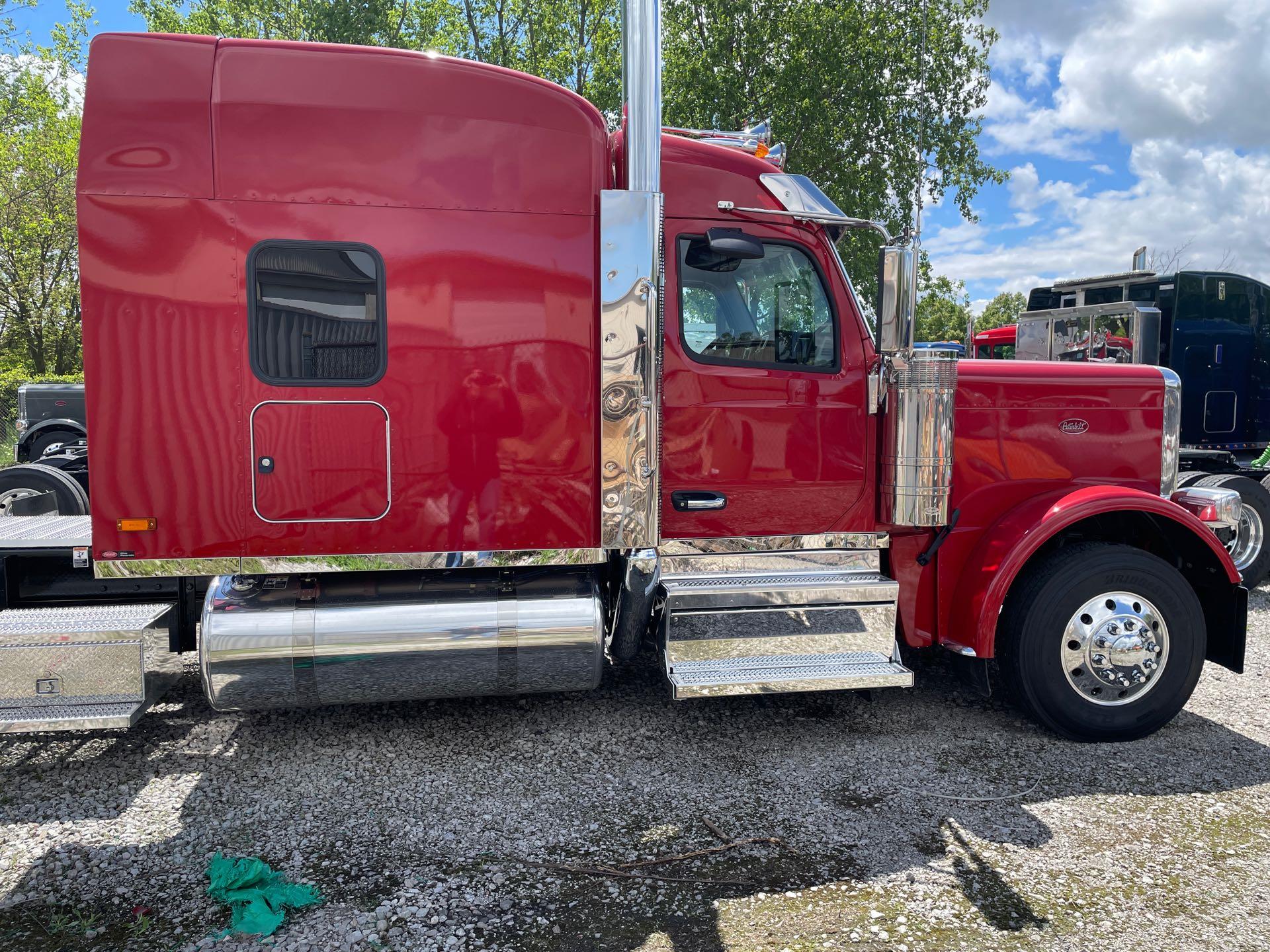 2027 Peterbilt 589 in Grove City, OH — photo 3