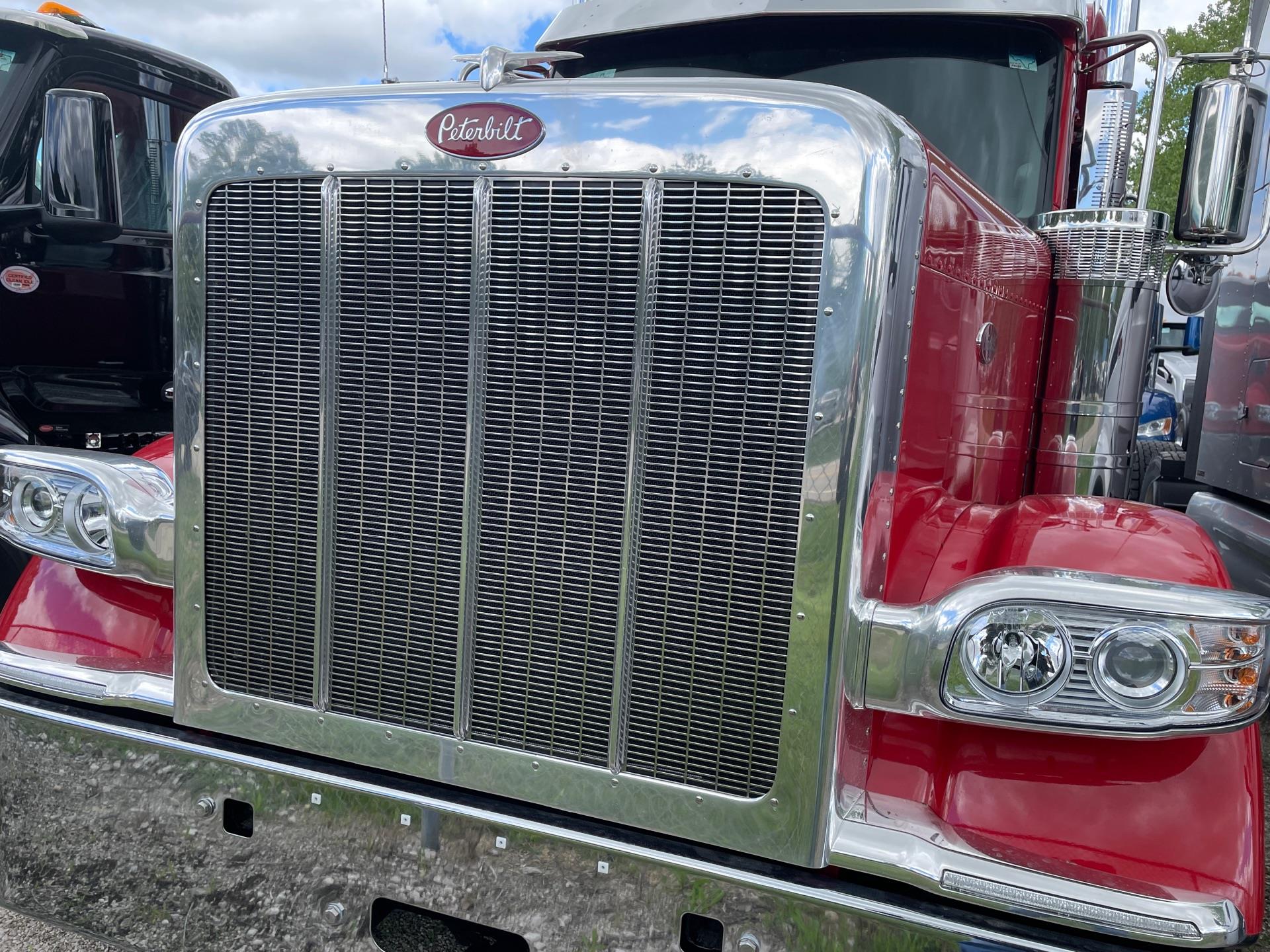 2027 Peterbilt 589 in Grove City, OH — photo 2