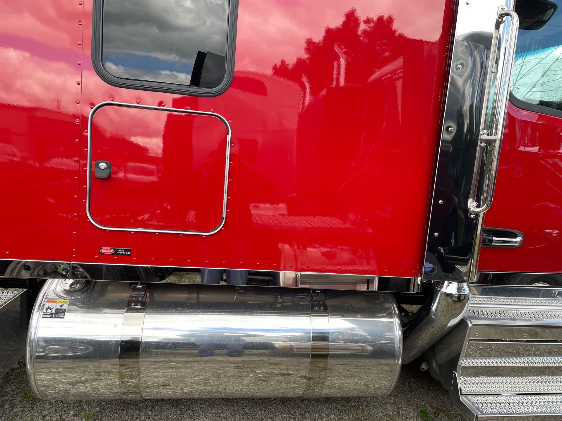2027 Peterbilt 589 in Grove City, OH — photo 4