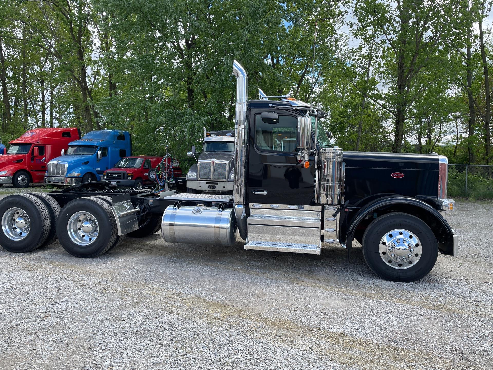 2027 Peterbilt 589 in Grove City, OH — photo 3