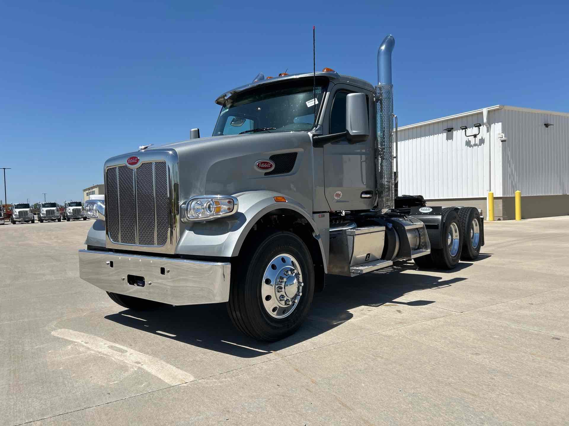2027 Peterbilt 567