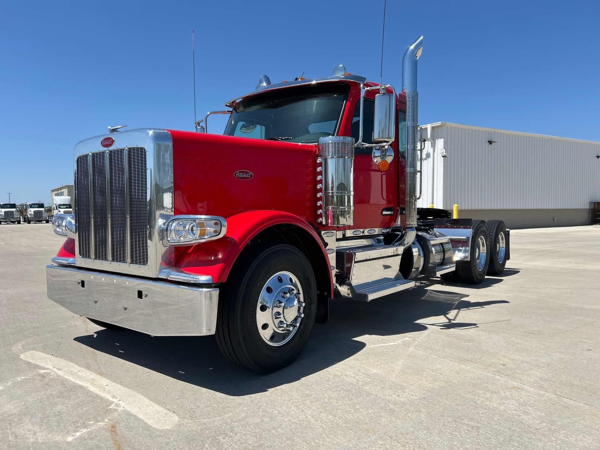 2027 Peterbilt 589