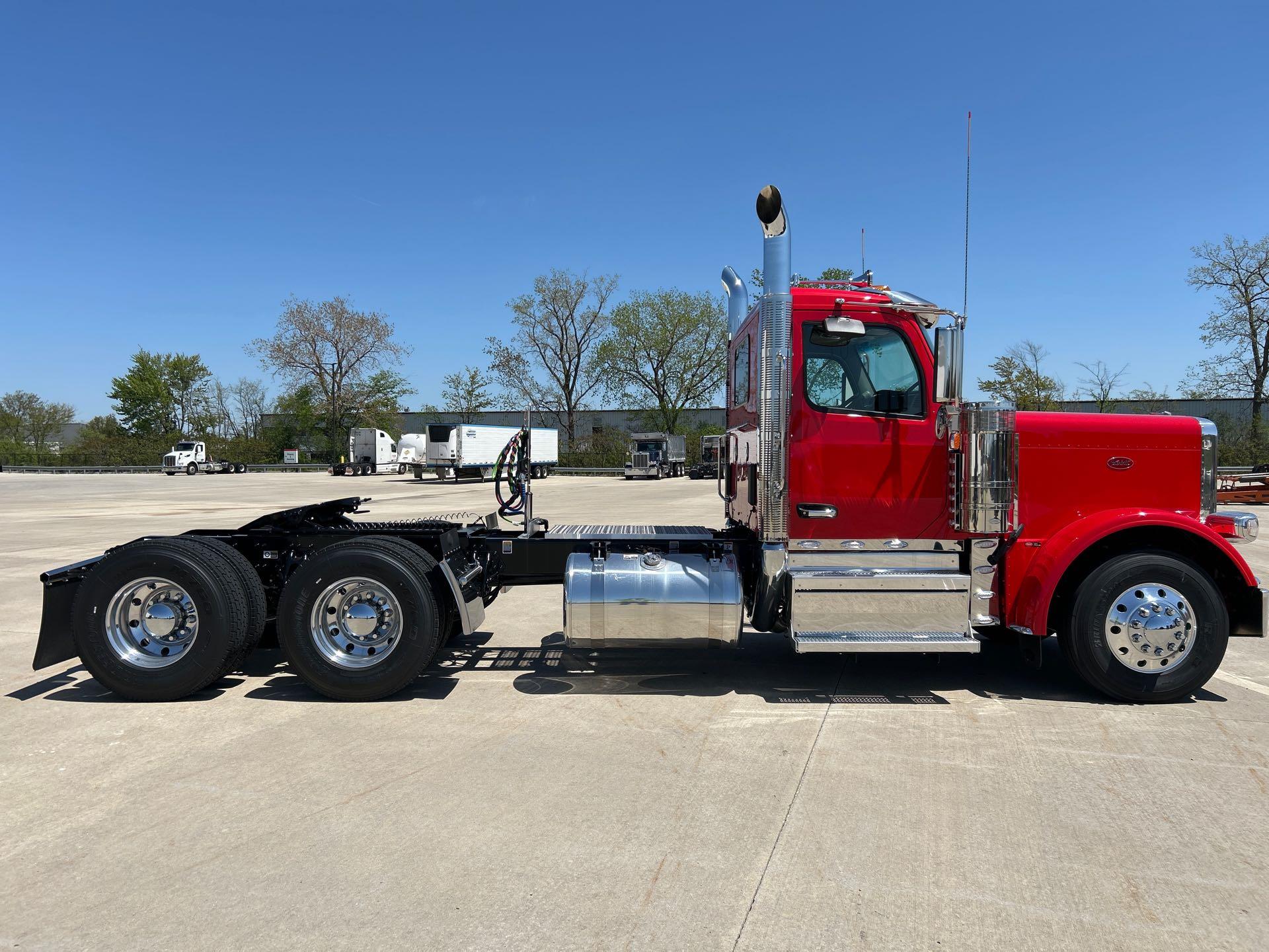 2027 Peterbilt 589 in Perrysburg, OH — photo 4