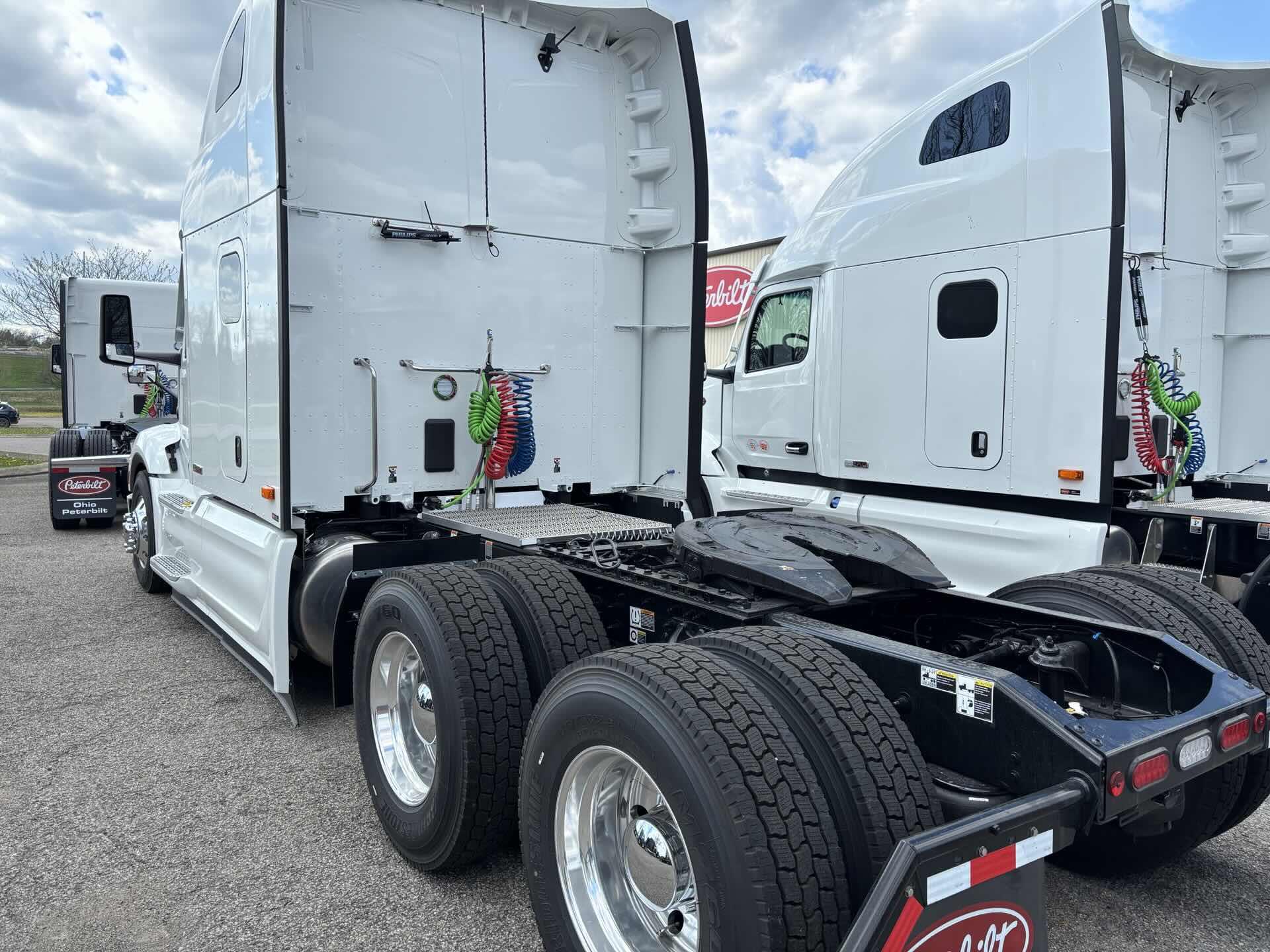 2027 Peterbilt 589 in Zanesville, OH — photo 5