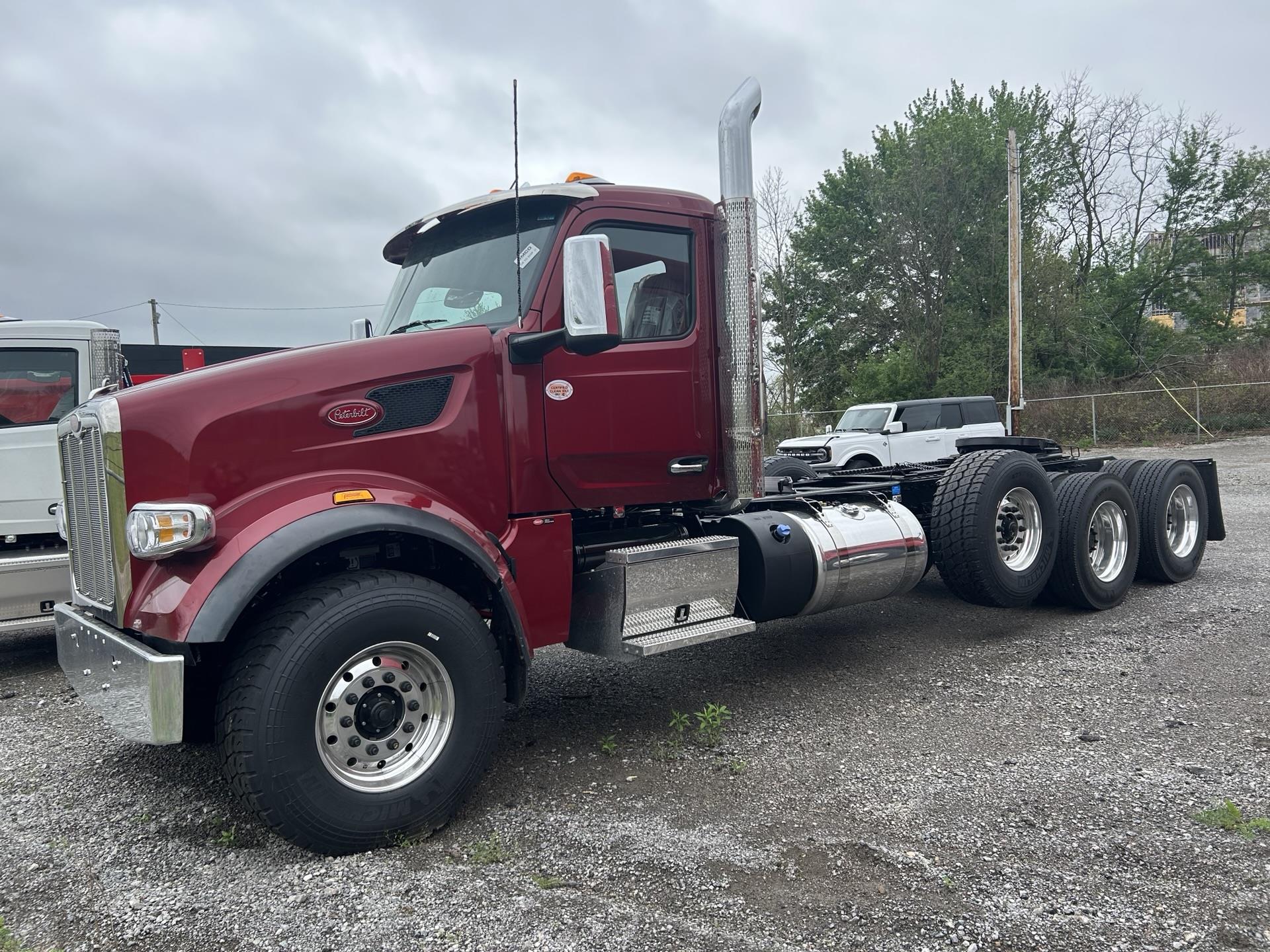 2027 Peterbilt 567 in Youngstown, OH