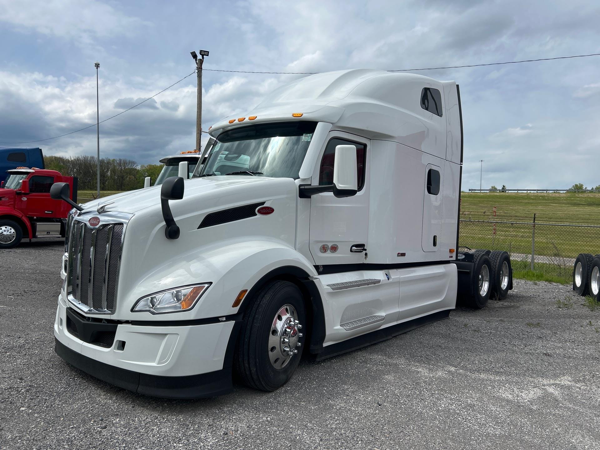 2027 Peterbilt 579 in Youngstown, OH
