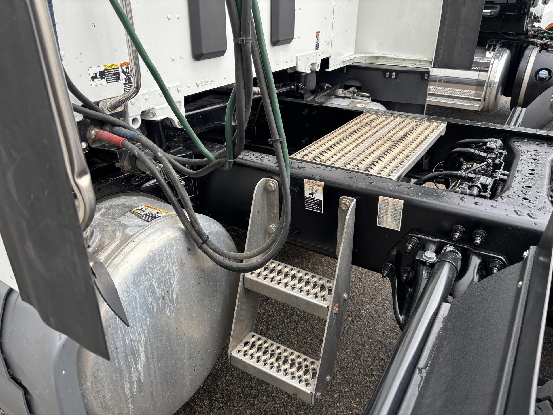 2021 Peterbilt 579 in Zanesville, OH — photo 6