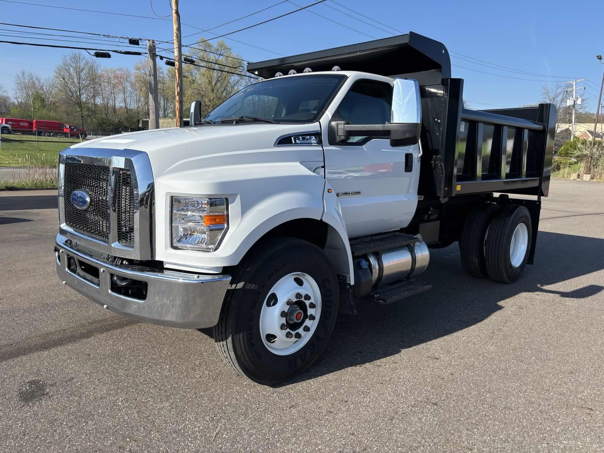 2025 Ford F750