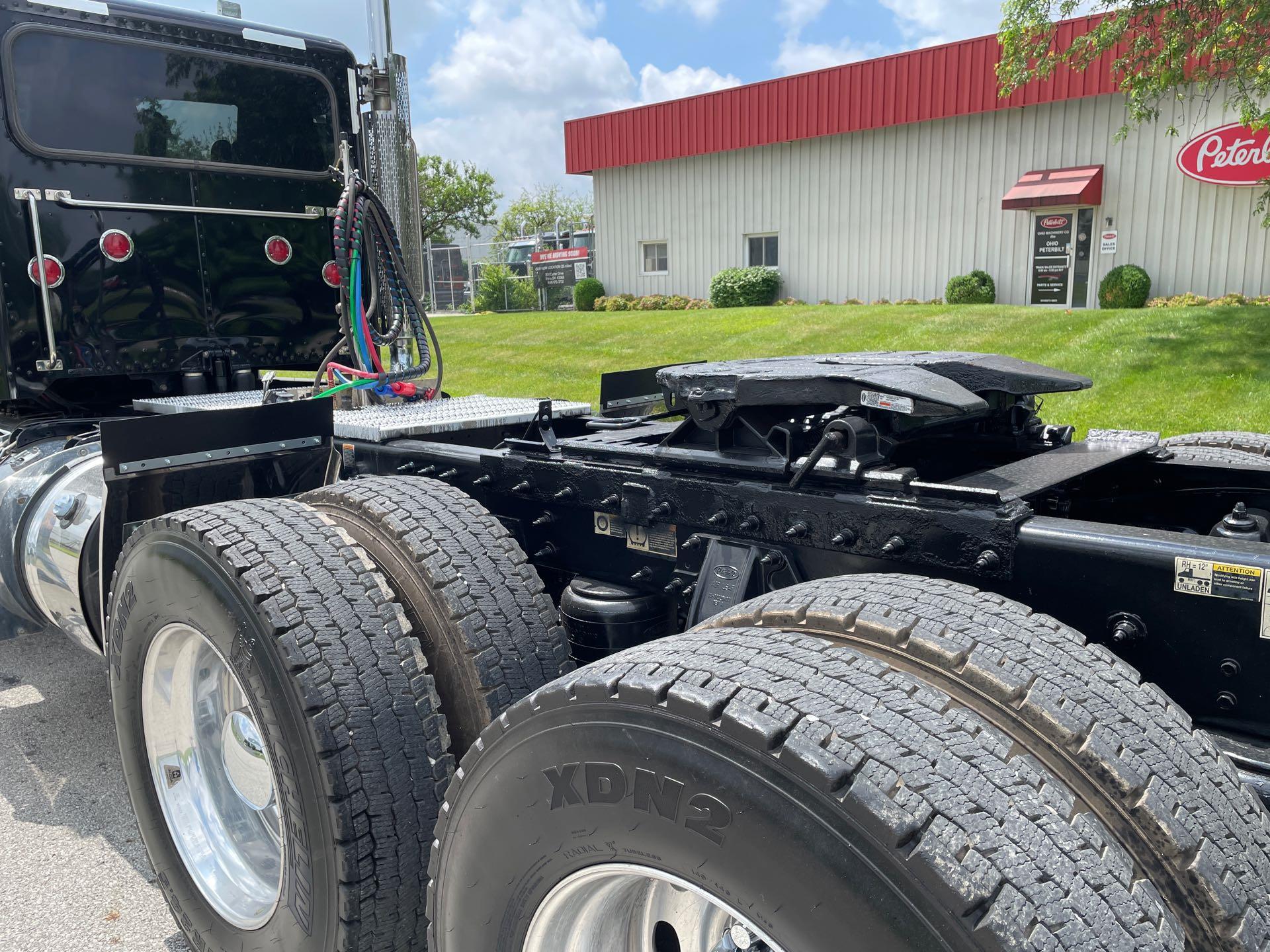 2023 Peterbilt 389 in Columbus, OH — photo 5