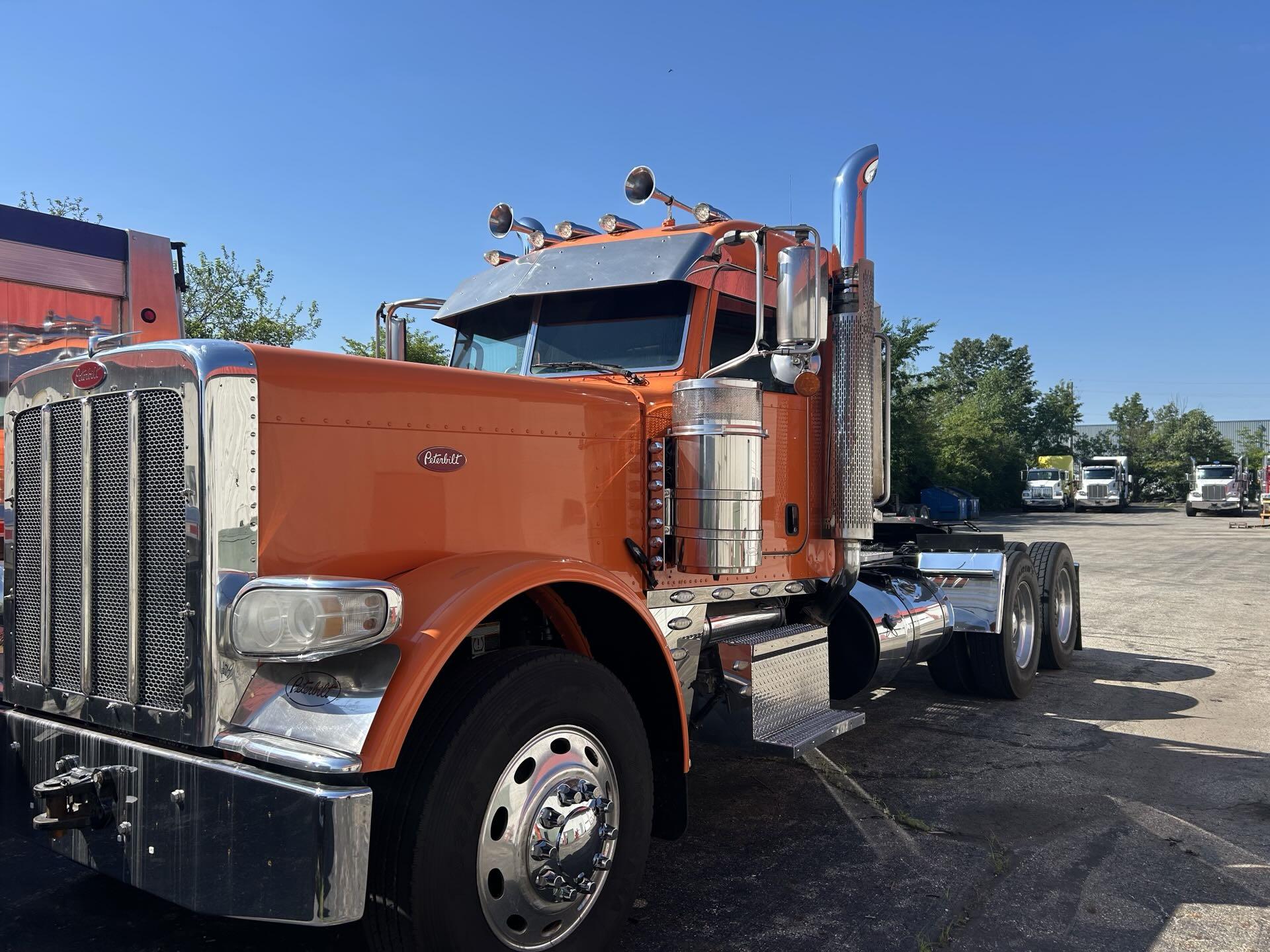 2021 Peterbilt 389