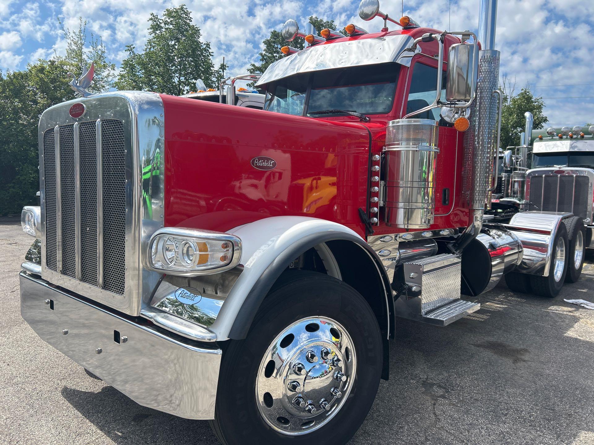 2023 Peterbilt 389