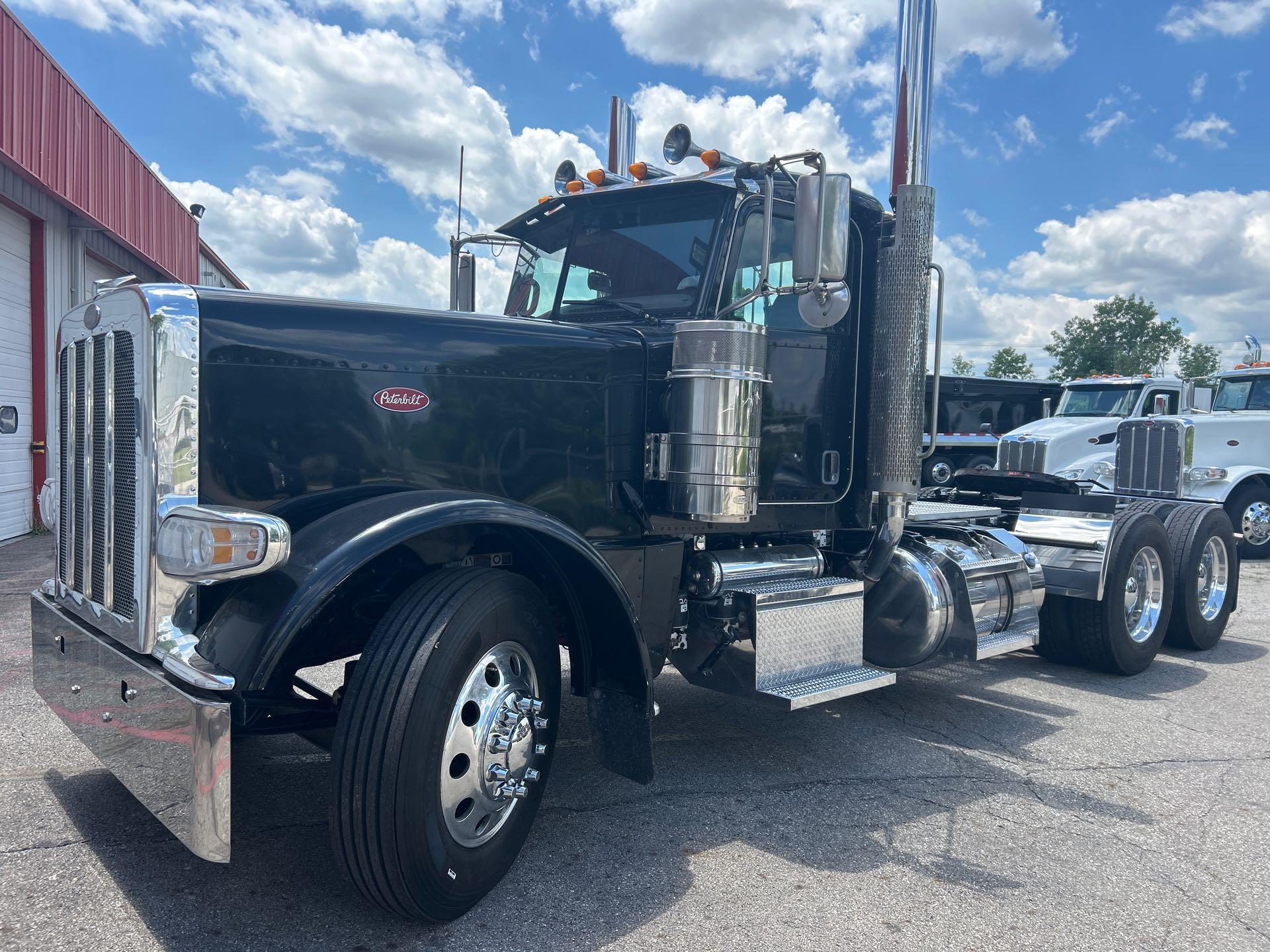 2020 Peterbilt 389