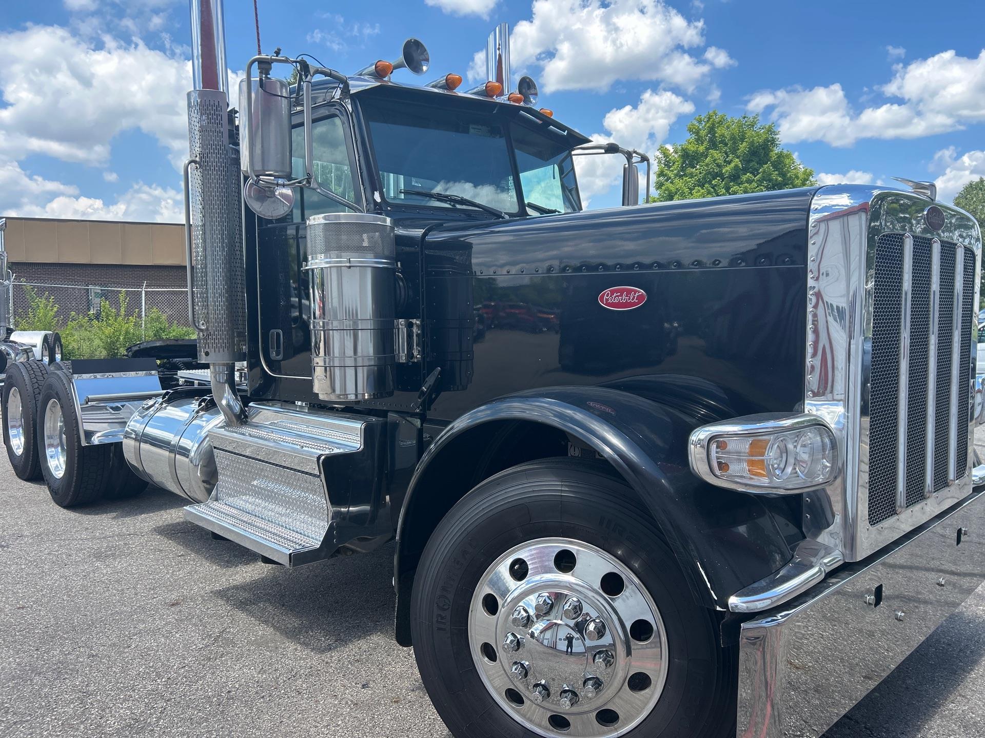 2020 Peterbilt 389