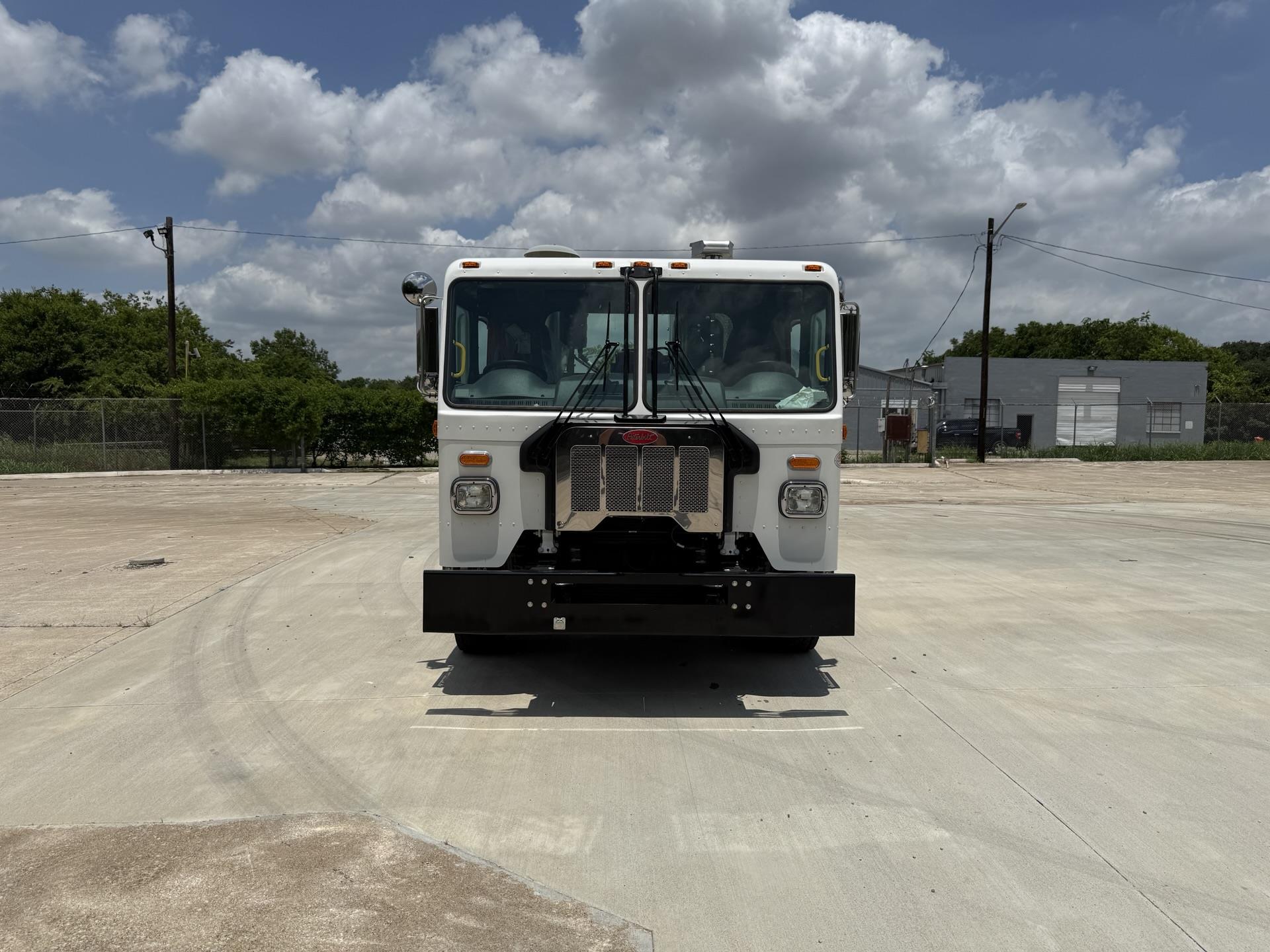 2026 Peterbilt 520