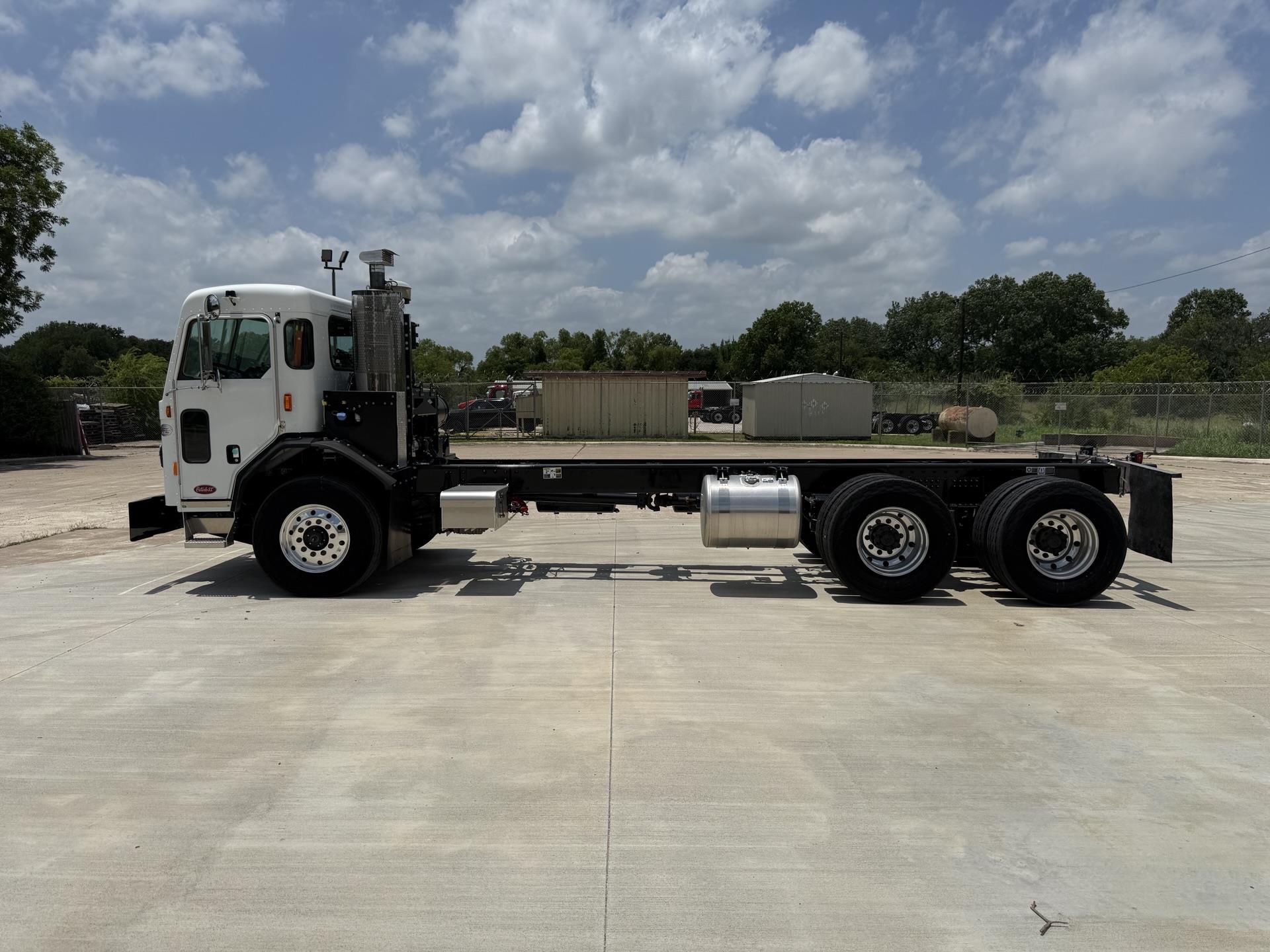 2026 Peterbilt 520 in Broadview Hts, OH — photo 3