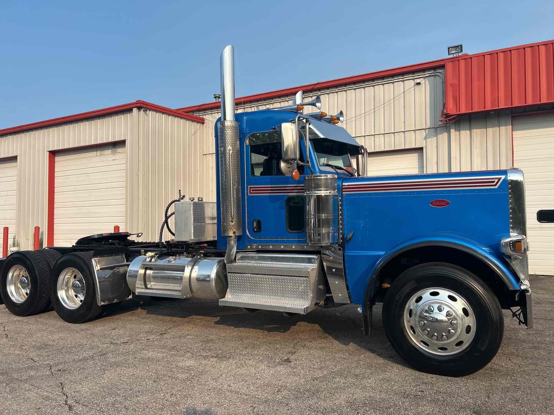 2024 Peterbilt 389