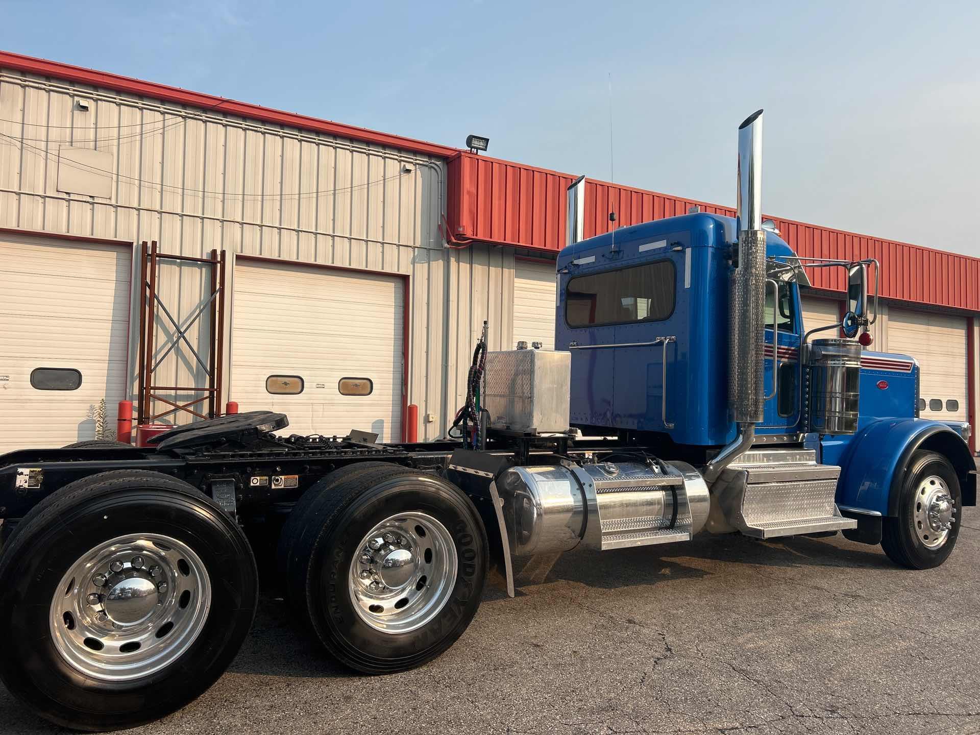 2024 Peterbilt 389 in Columbus, OH — photo 3