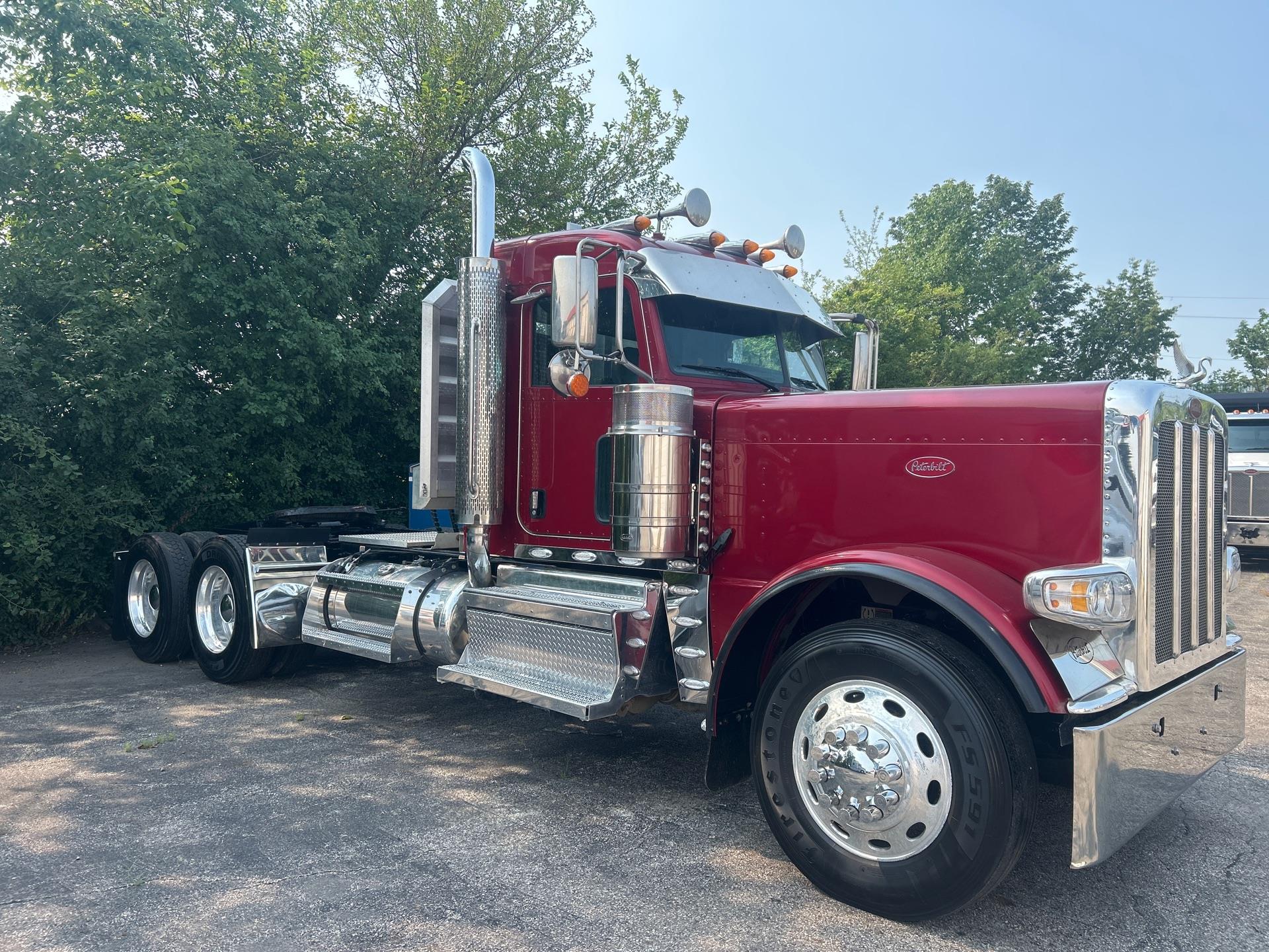 2024 Peterbilt 389 in Columbus, OH — photo 3