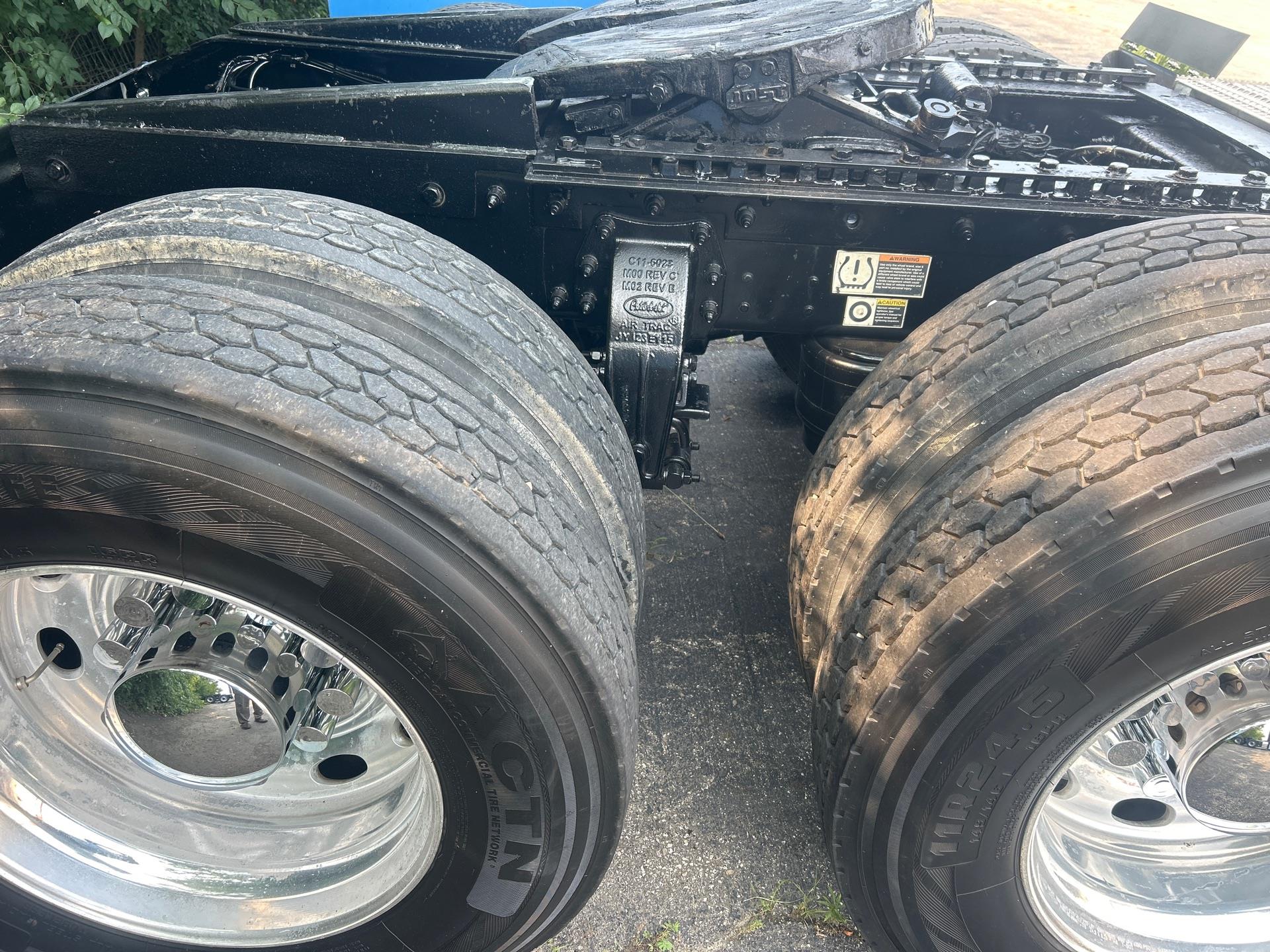 2024 Peterbilt 389 in Columbus, OH — photo 5