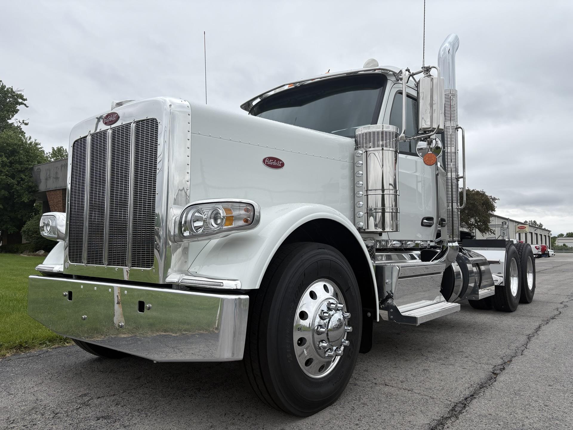 2027 Peterbilt 589