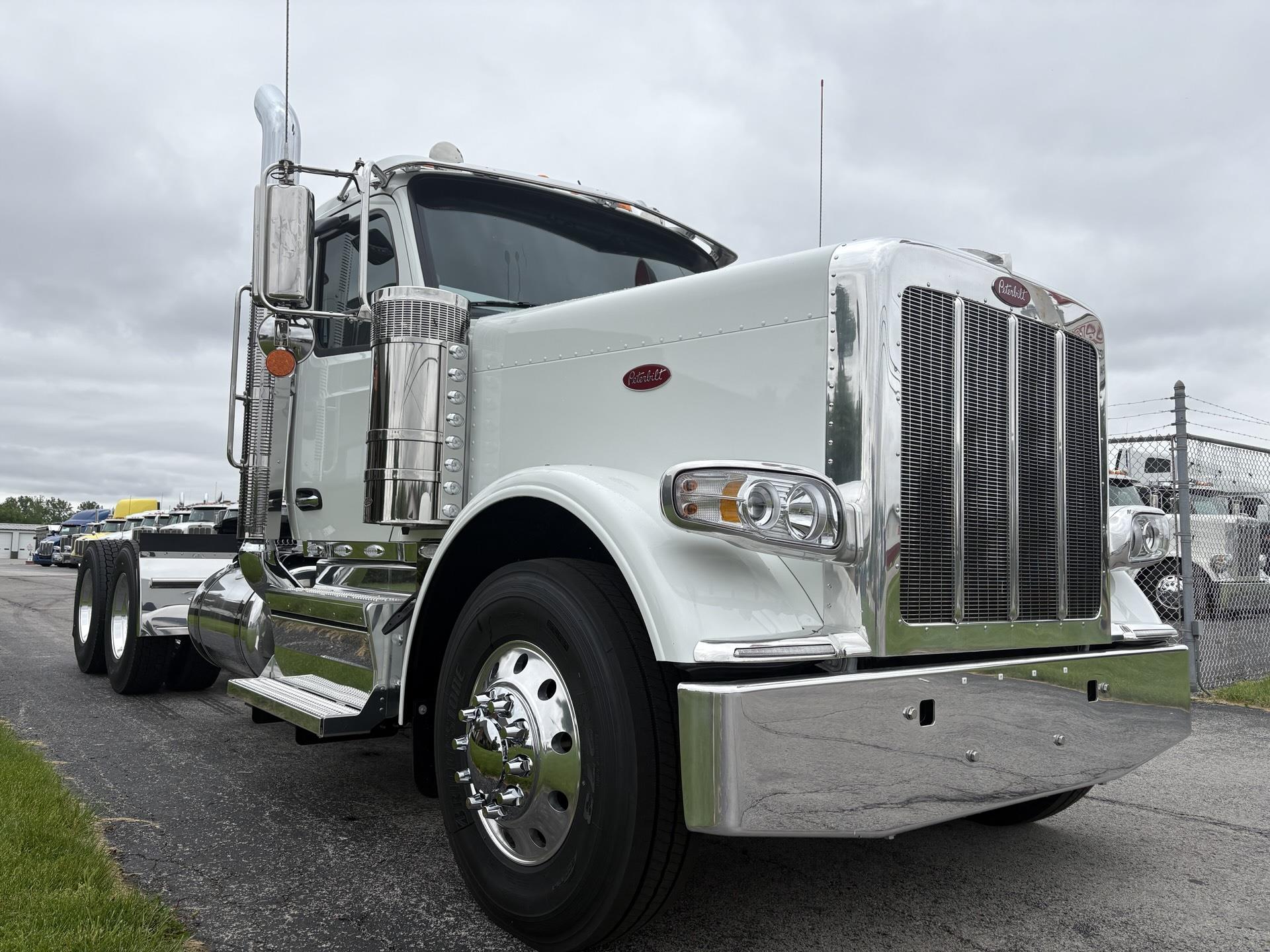 2027 Peterbilt 589 in Findlay, OH — photo 2