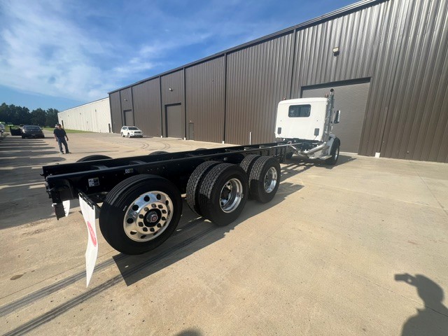 2025 Peterbilt 567 in Marietta, OH — photo 4