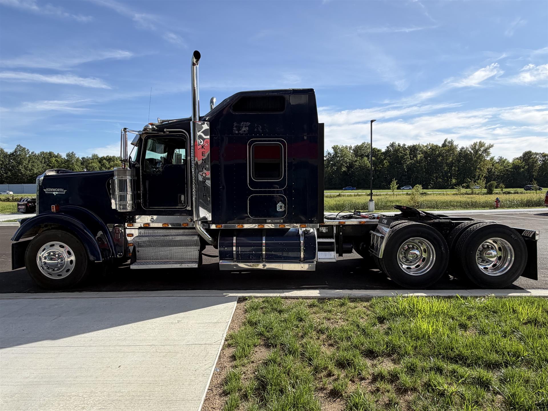 2005 Kenworth W900 in Etna, OH — photo 2