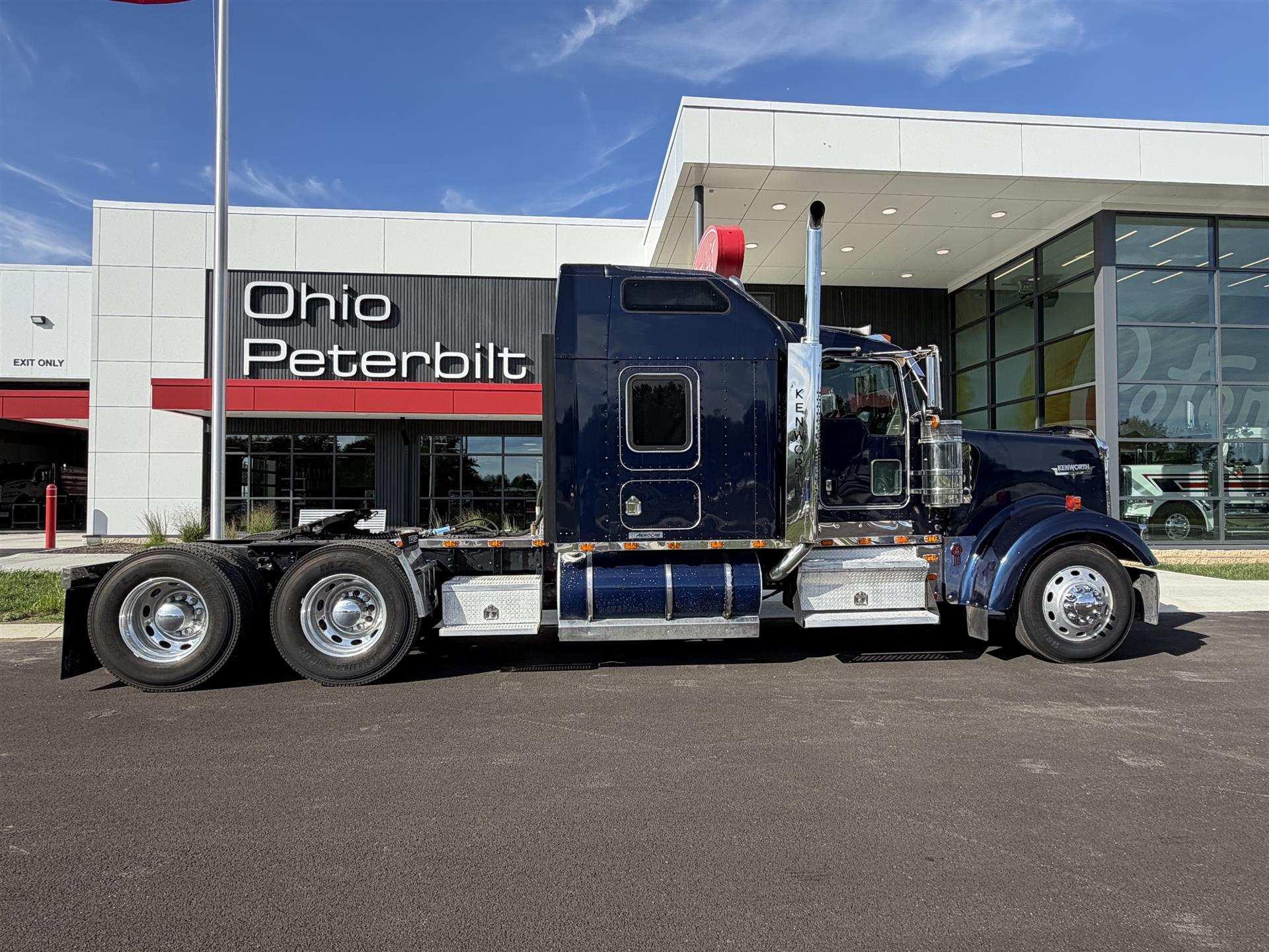 2005 Kenworth W900 in Etna, OH — photo 3