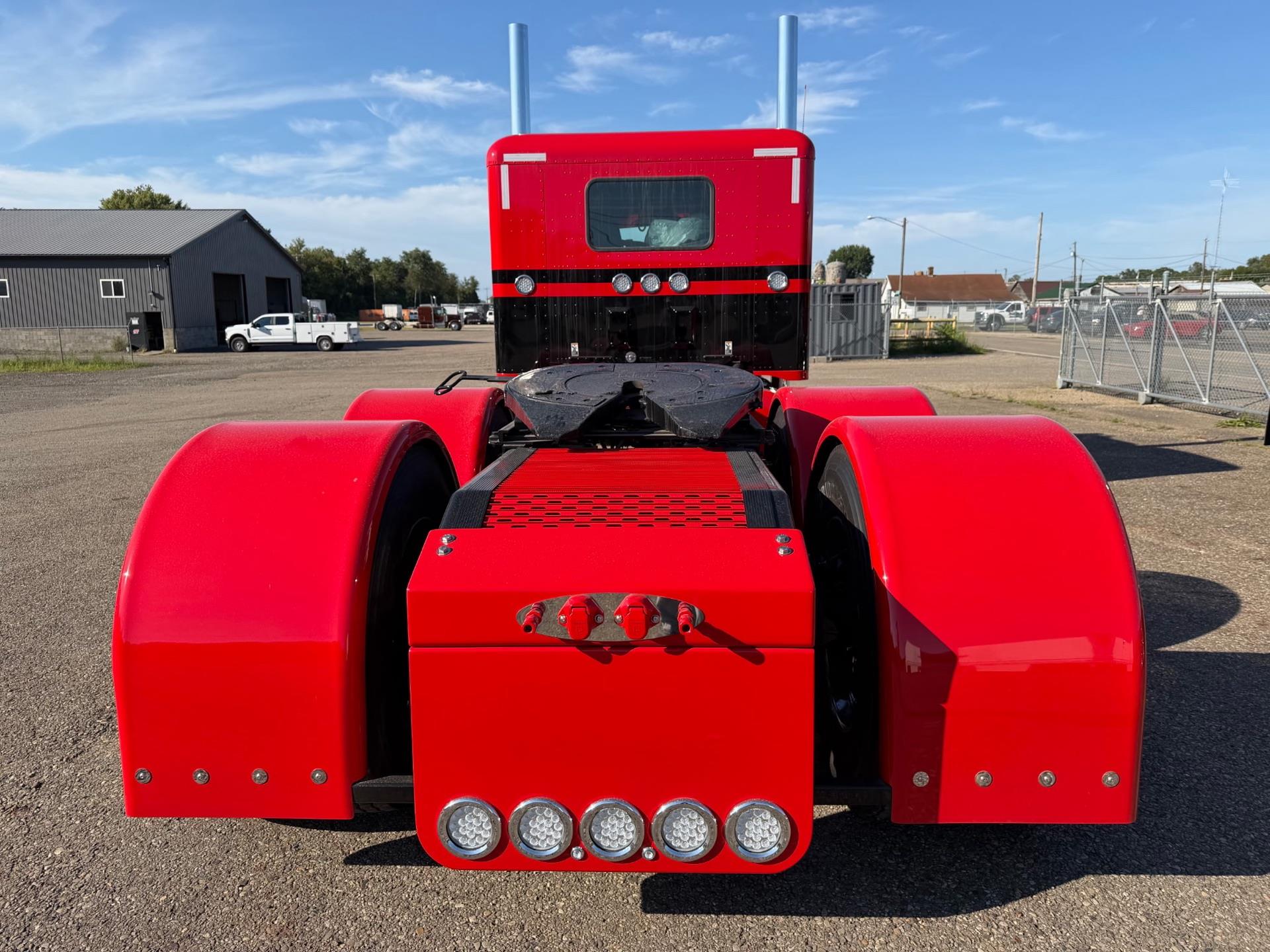 2027 Peterbilt 589 in Broadview Hts, OH — photo 2