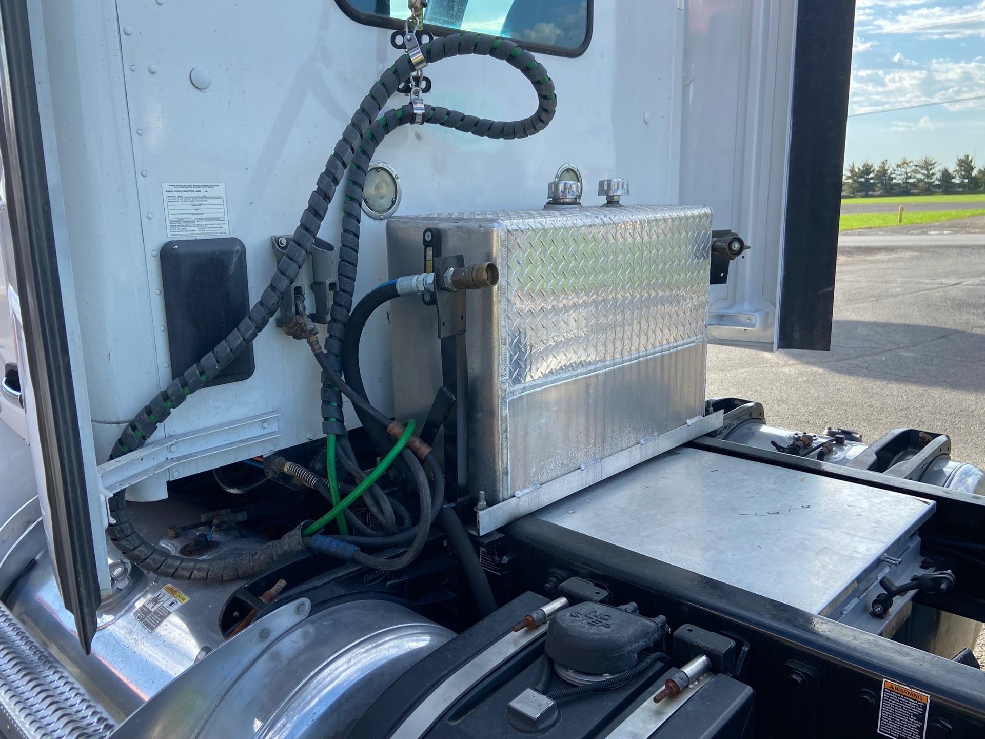 2019 Peterbilt 579 in Lima, OH — photo 7