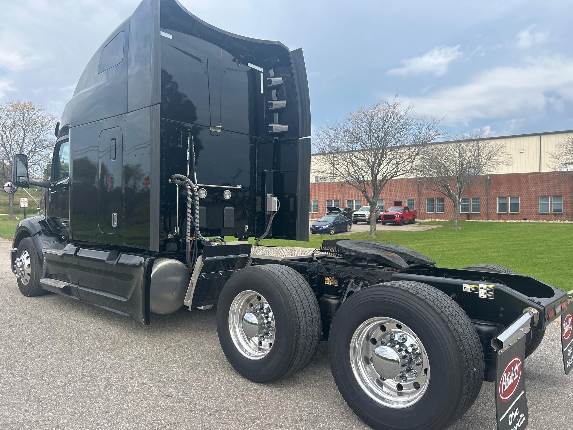 2022 Peterbilt 579 in Zanesville, OH — photo 7