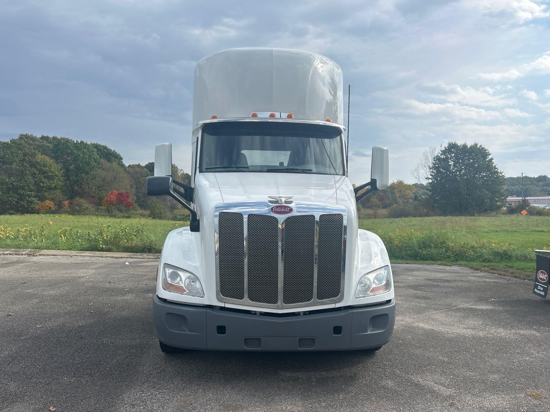 2020 Peterbilt 579 in Zanesville, OH — photo 2