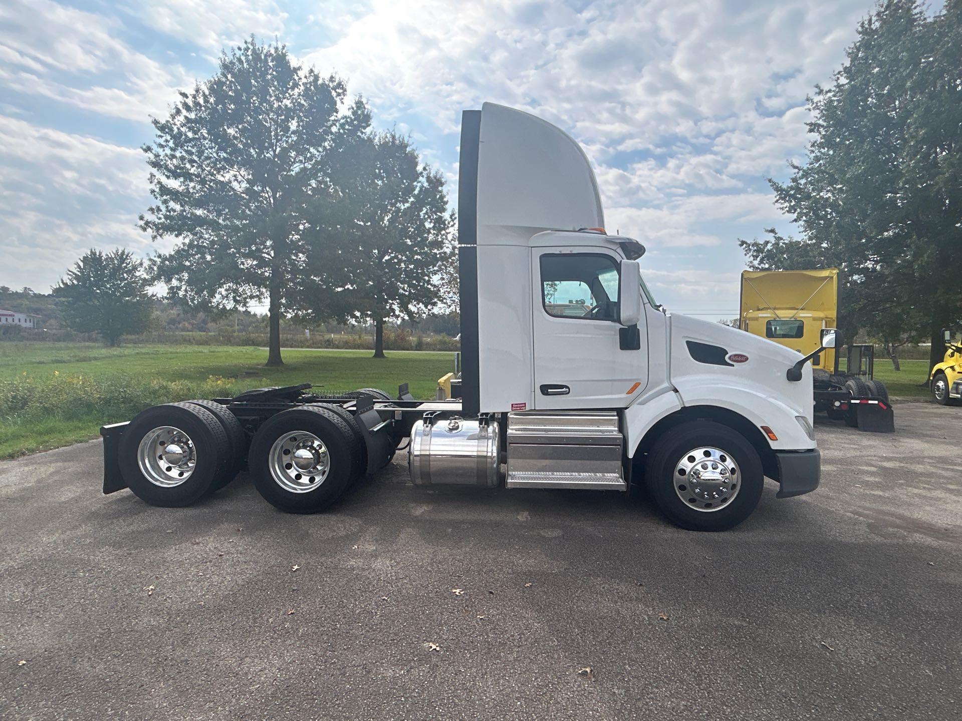 2020 Peterbilt 579 in Zanesville, OH — photo 4