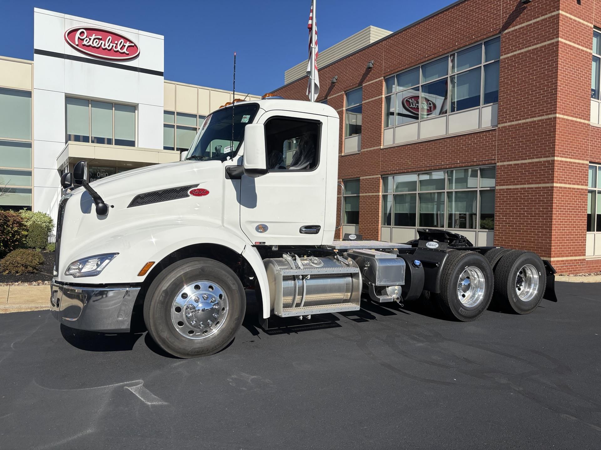 2027 Peterbilt 579