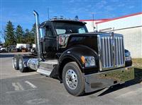 2025 Kenworth W990