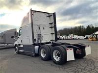 2020 Freightliner CASCADIA 126