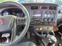 2025 Kenworth W990