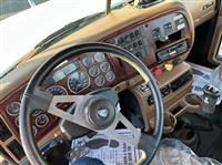 2005 Mack CL733